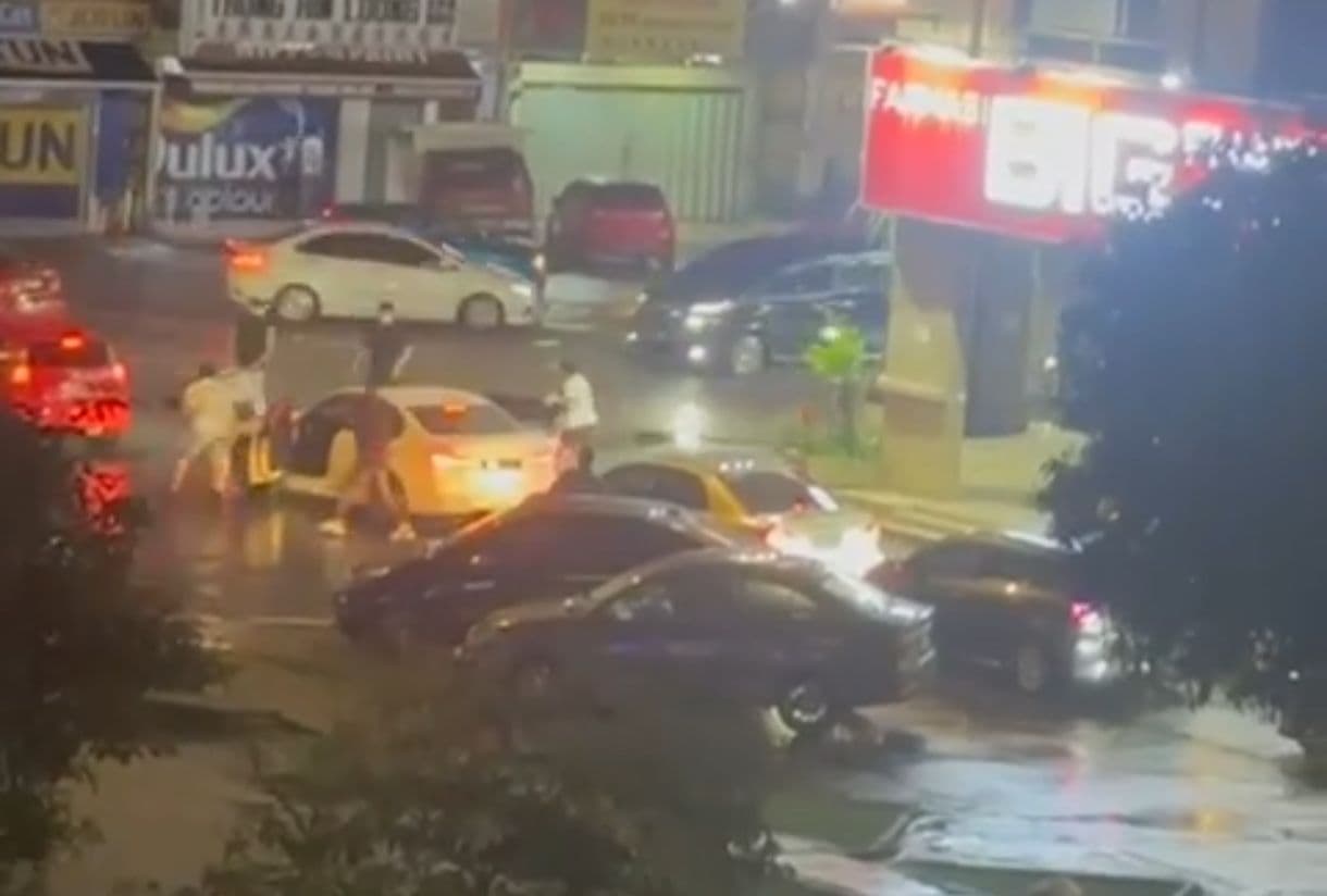 Three men injured in gang attack in Selayang Jaya