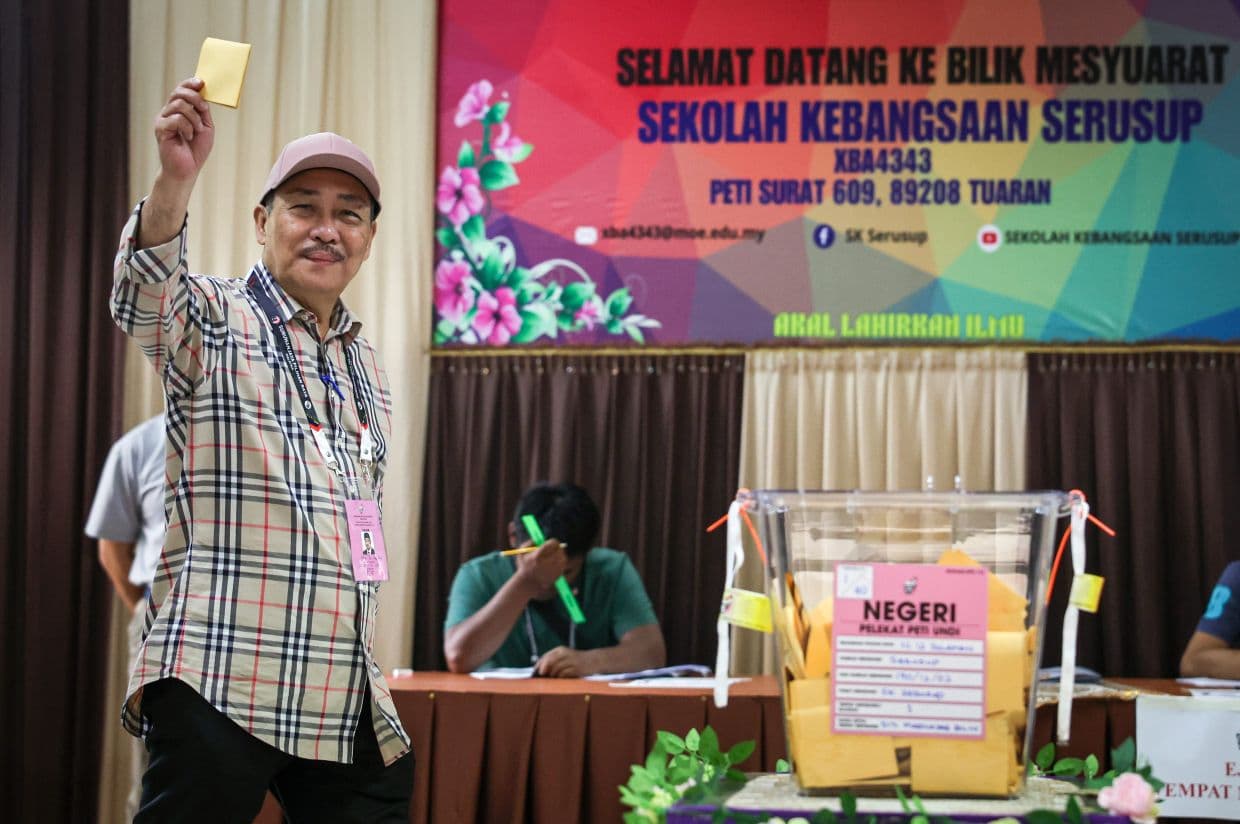 Sabah polls: Hajiji casts his vote in Sulaman