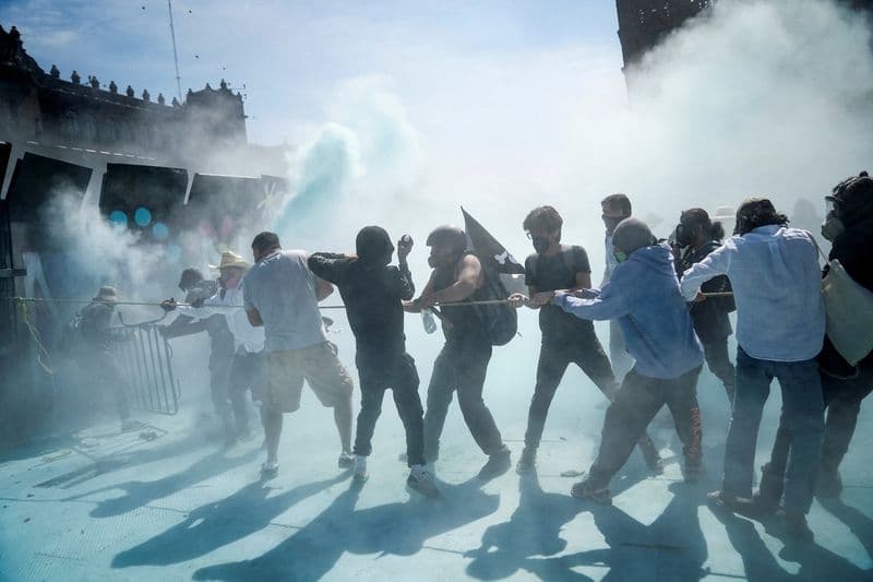 Showdown with Mexican billionaire Salinas tests Sheinbaum's power