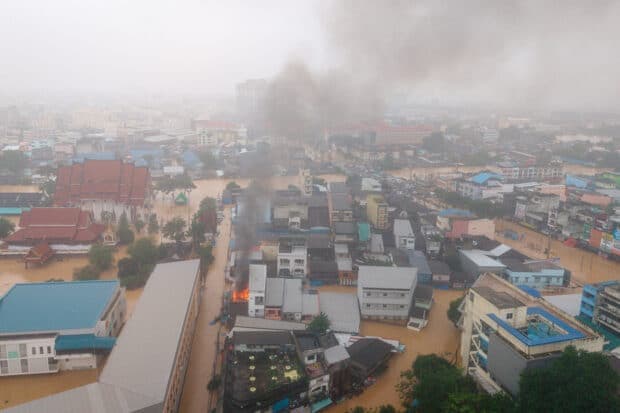 Thailand begins cleanup after worst flooding in decade