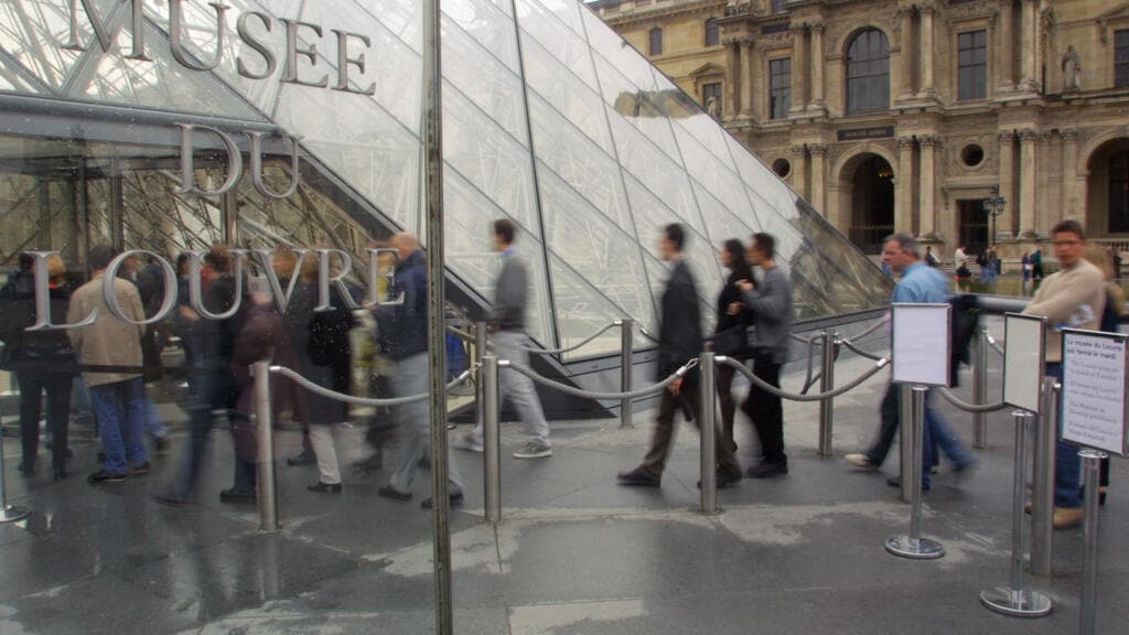 Louvre Museum to hike ticket price by 45 percent for non-EU visitors
