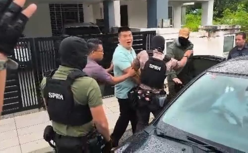 Albert Tei arrested by armed MACC officers after raid on home, lawyer says due process ignored