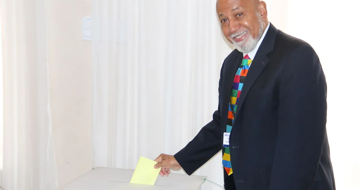 Alcee Hastings (United States) casts a ballot for Assembly officers, Minsk, 8 July 2017